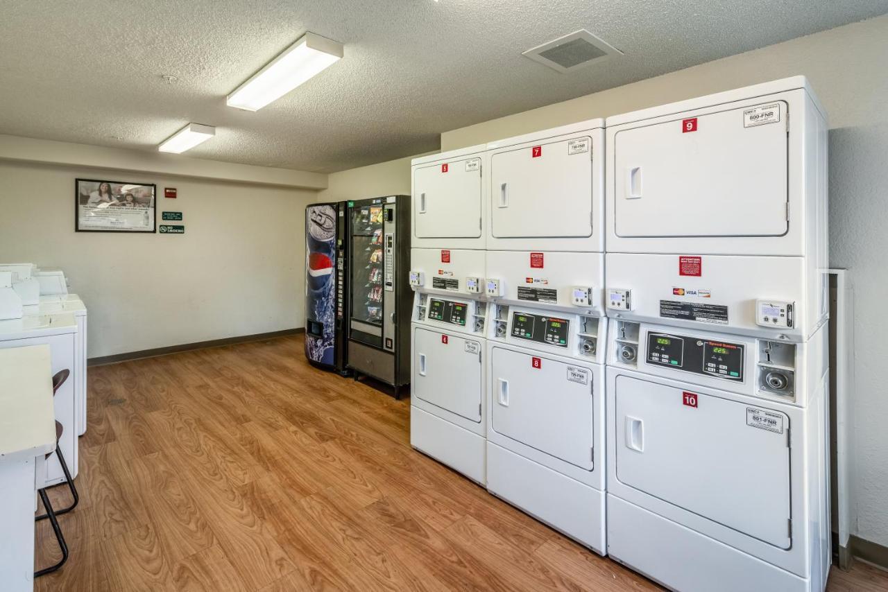 Hometowne Studios By Red Roof Spokane - Valley Spokane Valley Ngoại thất bức ảnh